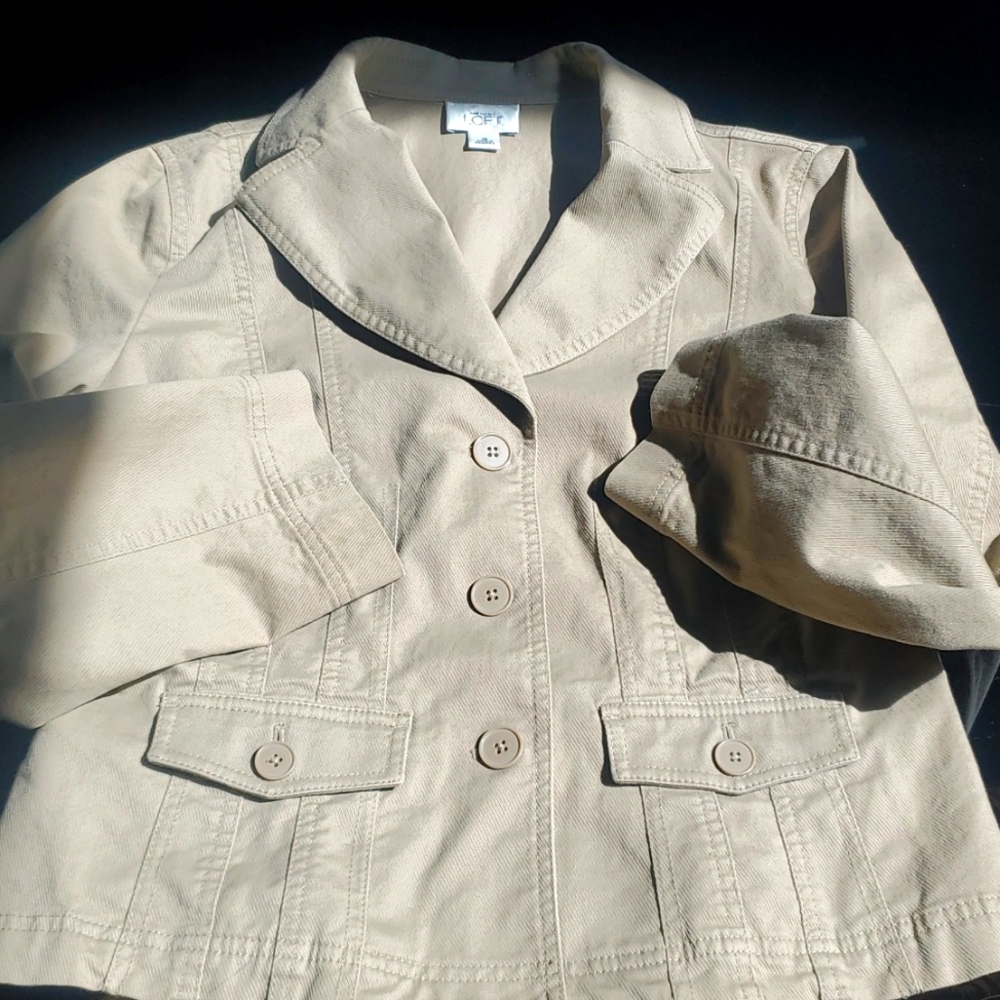 Ann Taylor LOFT 10 regular tan ladies jacket 98% cotton 2%spandex